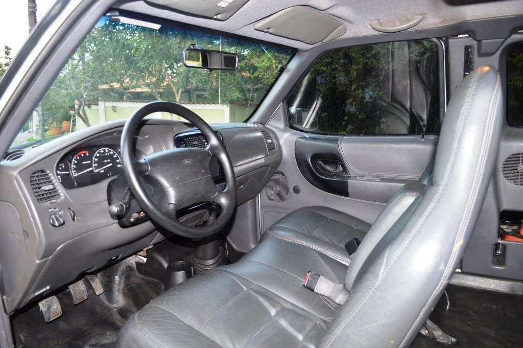 Ford Ranger Cabine Estendida com 4 Portas — Uma Lenda Rara nas Estradas!