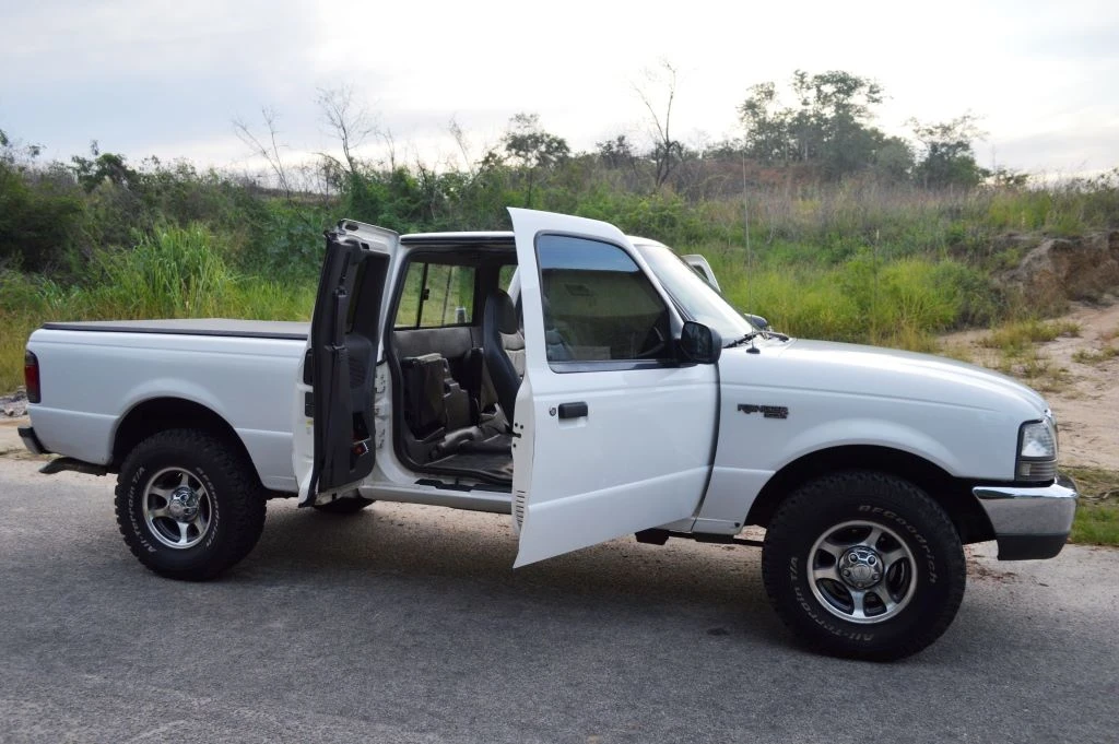 Ford Ranger Cabine Estendida com 4 Portas — Uma Lenda Rara nas Estradas!