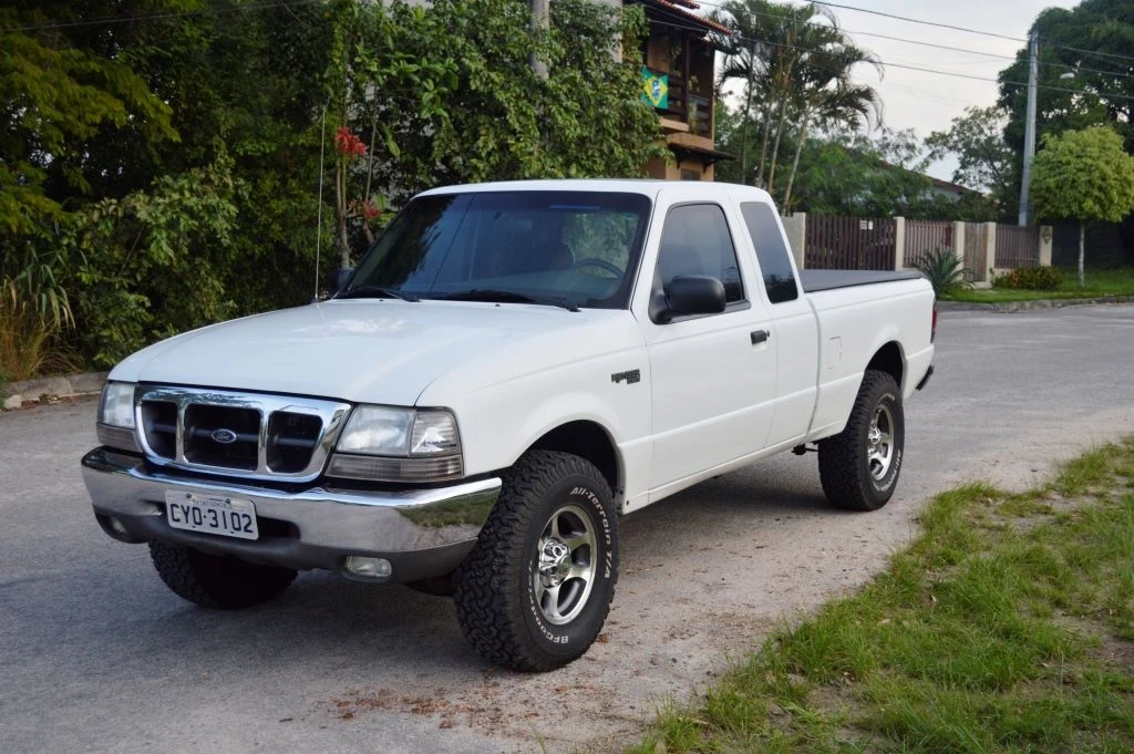 Ford Ranger Cabine Estendida com 4 Portas — Uma Lenda Rara nas Estradas!