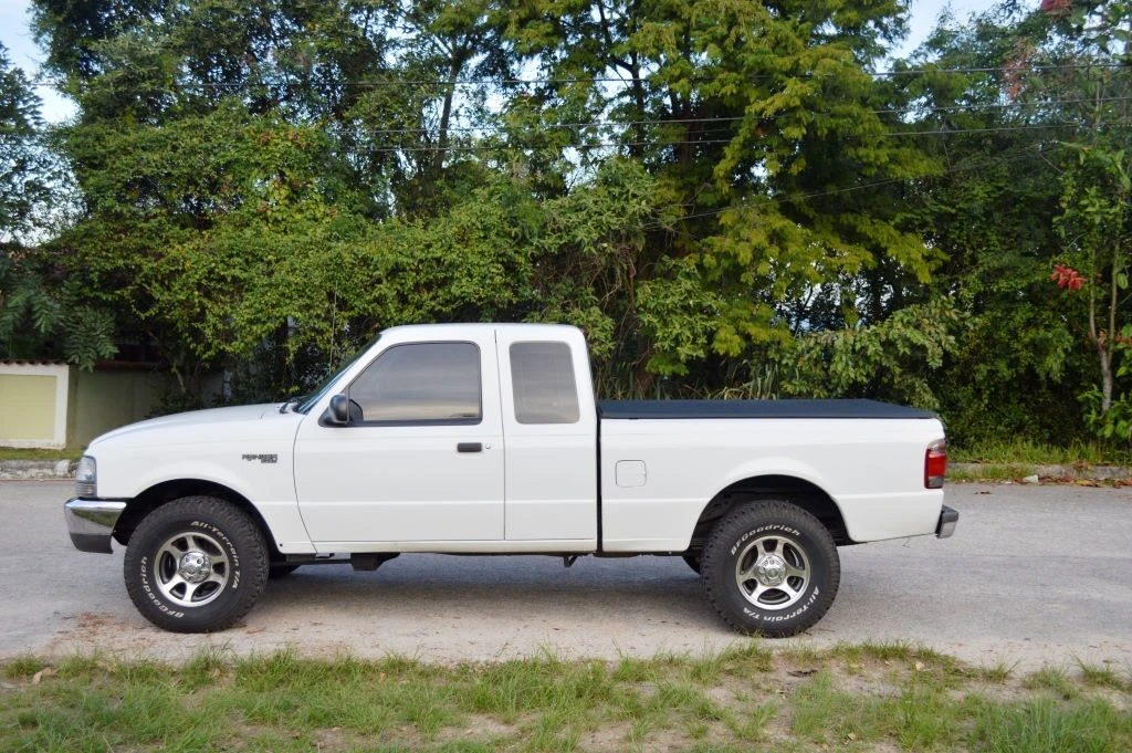 Ford Ranger Cabine Estendida com 4 Portas — Uma Lenda Rara nas Estradas!