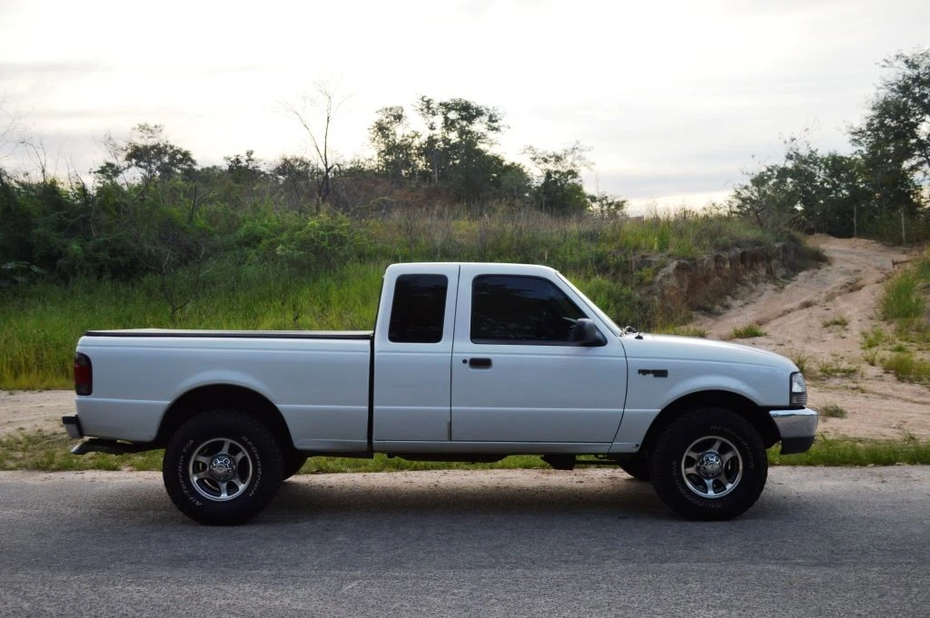 Ford Ranger Cabine Estendida com 4 Portas — Uma Lenda Rara nas Estradas!