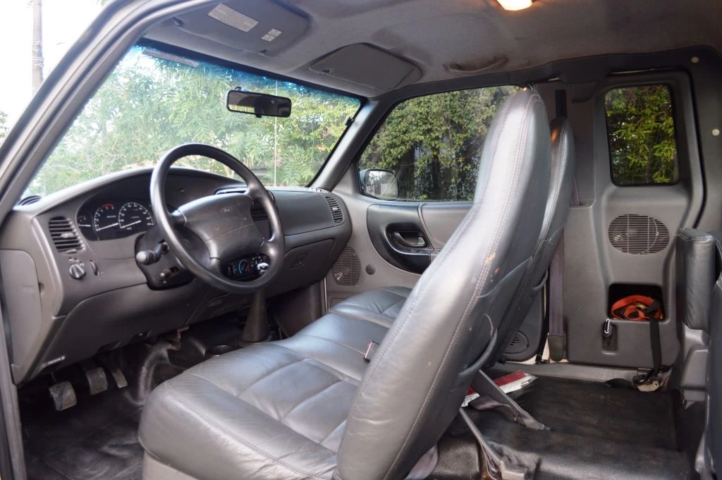 Ford Ranger Cabine Estendida com 4 Portas — Uma Lenda Rara nas Estradas!